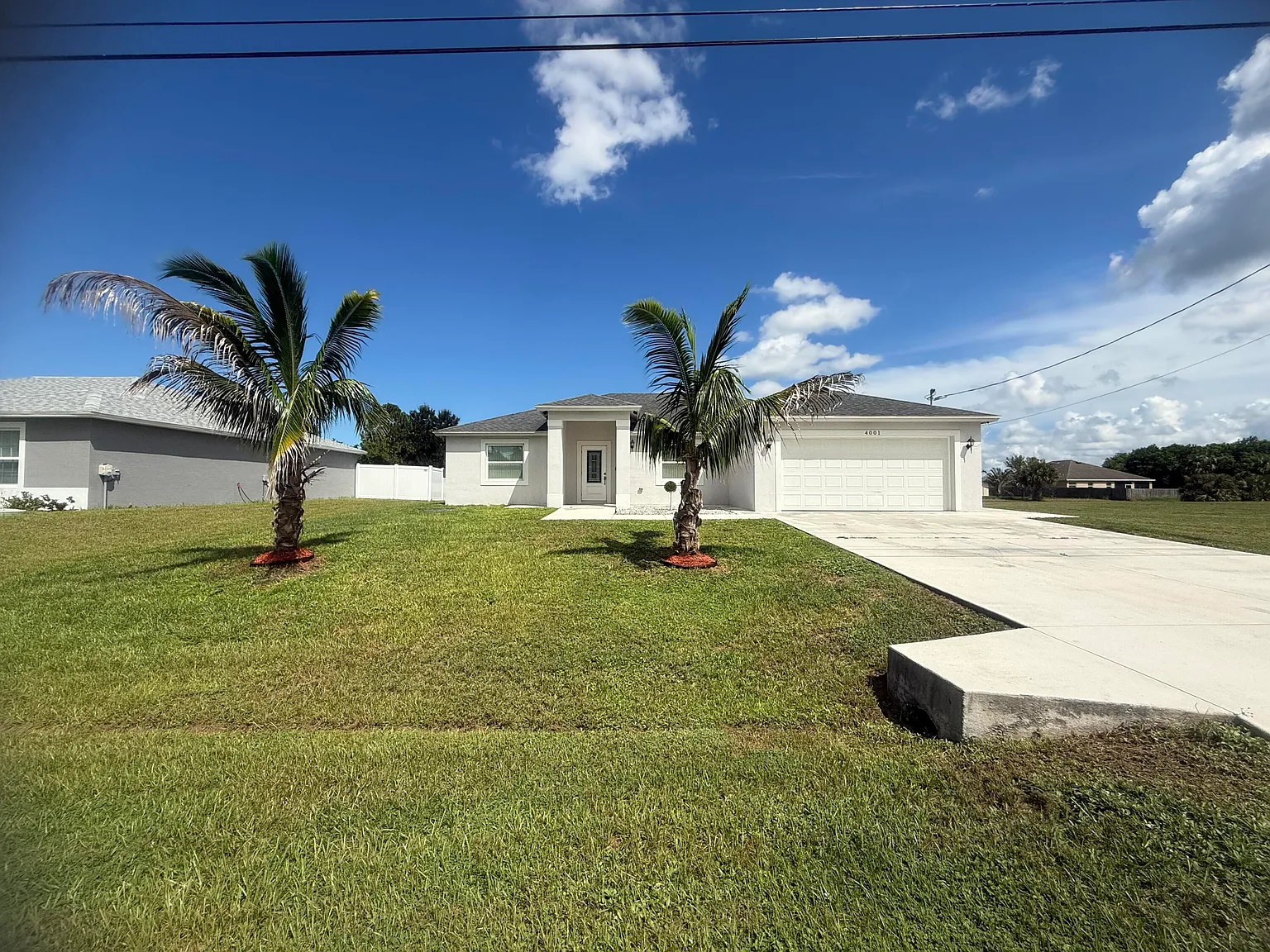 3 bed, 2.0 bath, 1665 sqft, $2,884 — Photo 1