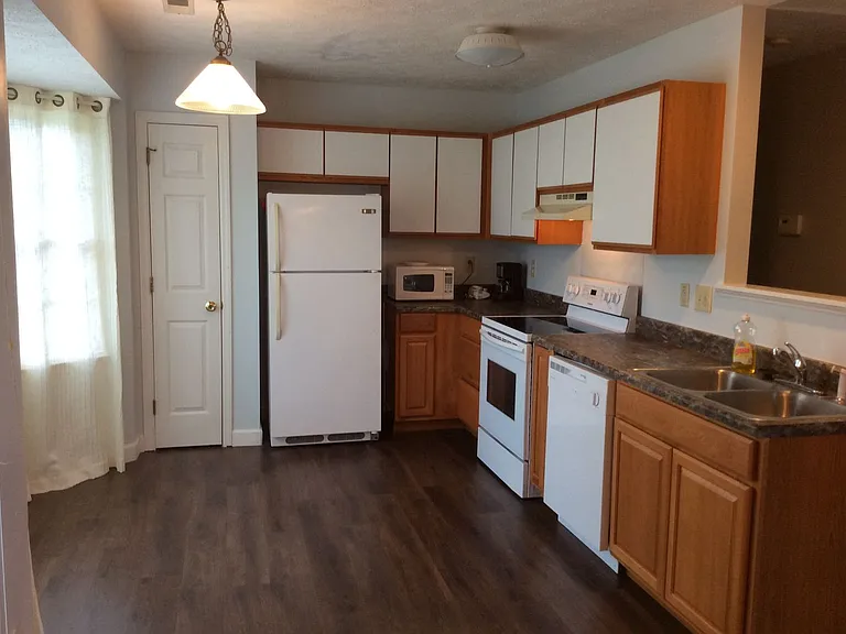 109 S Forest Dr — Photo 6
