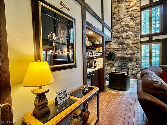 5th image of 7588 White Pine Dr