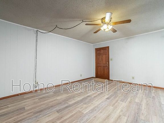 5th image of 33 Dogwood Ave APT 4