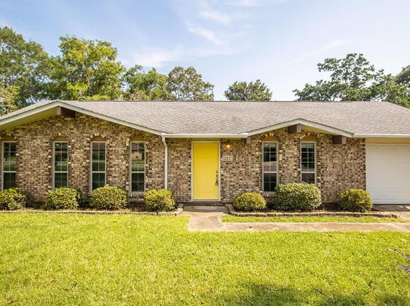 2417 Collins Blvd, Gulfport, MS 39507