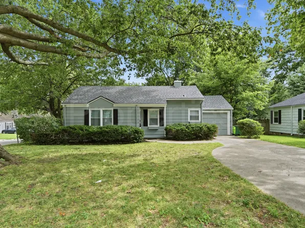 5201 W 51st St, Roeland Park, KS 66205