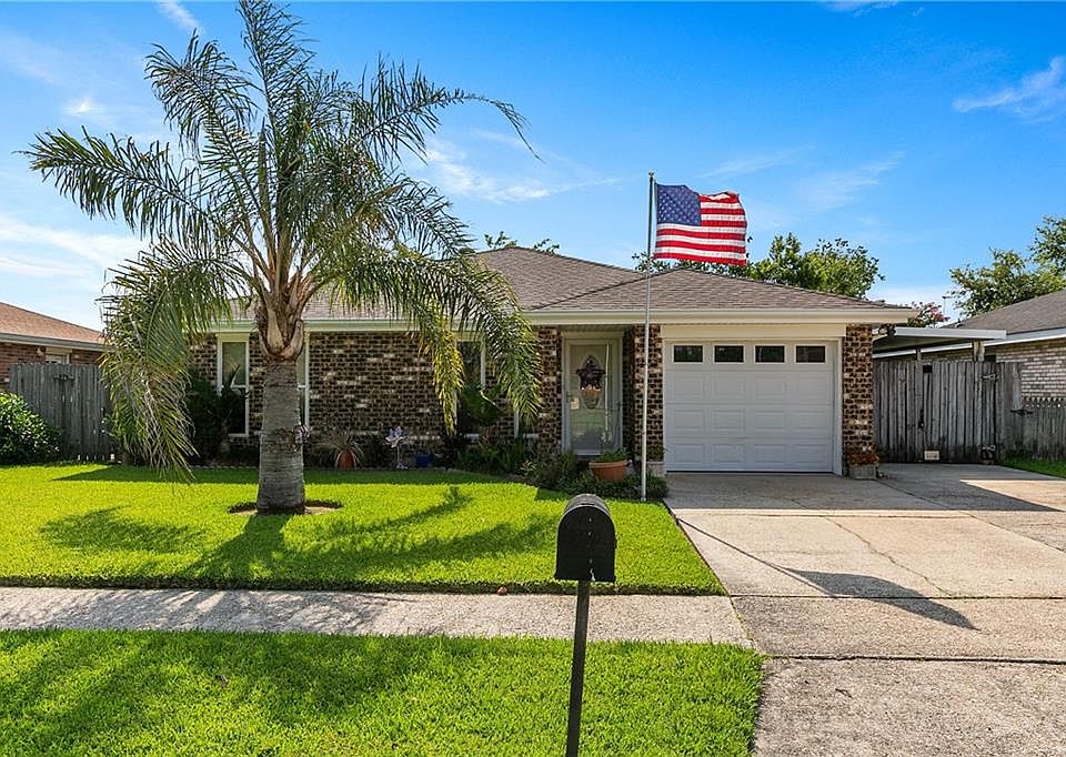 1st image of 3140 Arbutus Ln
