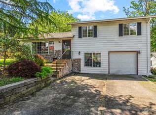 127 W Canyon View Dr, Longview, WA 98632