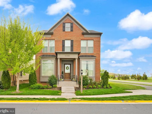 22986 Bubbling Brook Dr, Ashburn, VA 20148
