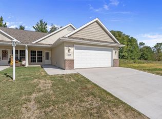 604 Aspen Trl, Muscatine, IA 52761