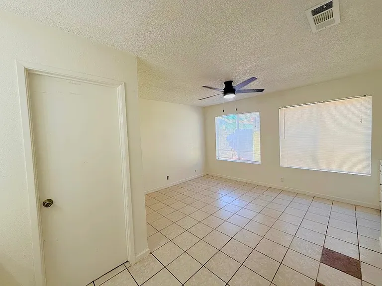 455 Columbia Ave — Photo 12