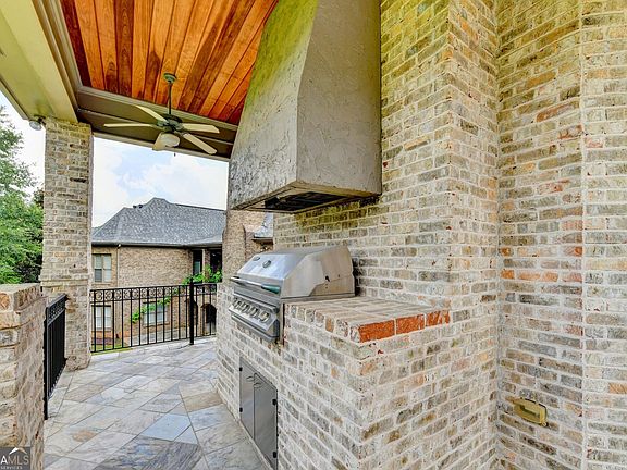 4th image of 8330 Royal Melbourne Way