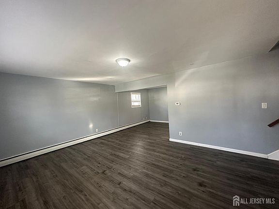 3rd image of 19 Baldwin Rd