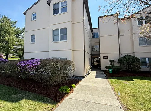 185 Manville Hill Rd #302 Photo 1