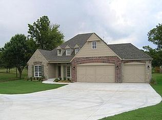 6031 Lake Breeze Dr, Grove, OK 74344