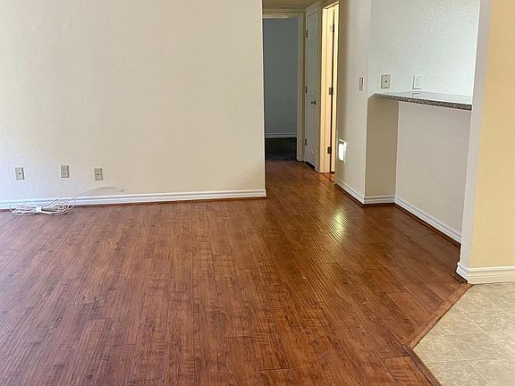 4th image of 4470 Sandy River Dr #30755