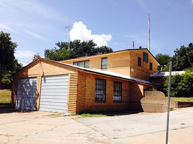 1st image of 3303 W Jefferson Blvd