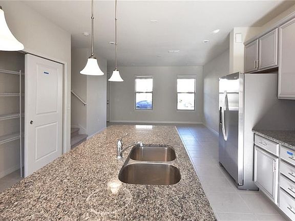 3rd image of 5042 Walker St