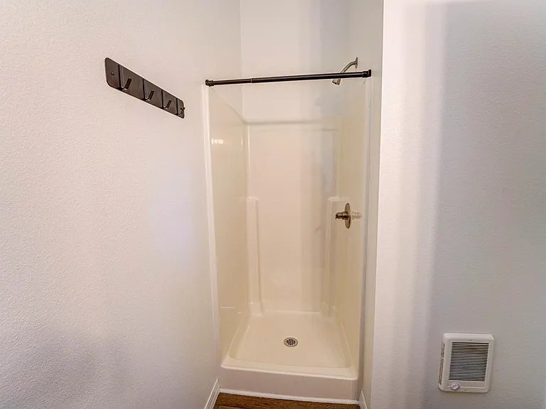 560 1st Ave N #101 — Photo 9