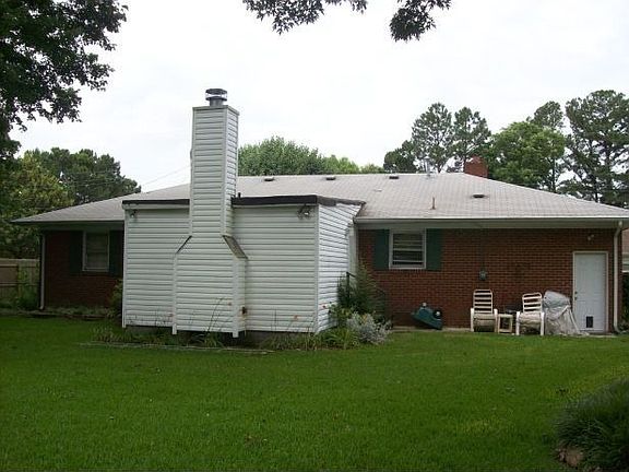 5th image of 203 Charlotte Dr