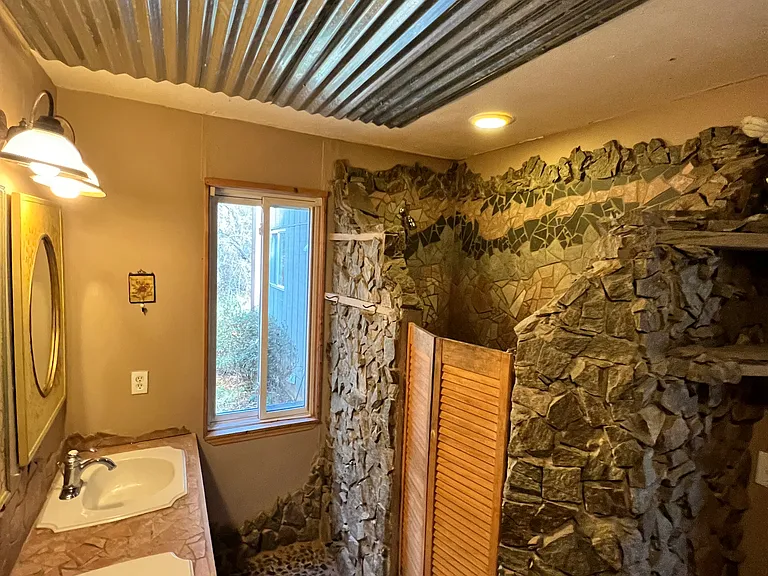 107 Olympic Dr — Photo 14