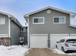 17298 W Maple Ln, Gurnee, IL 60031