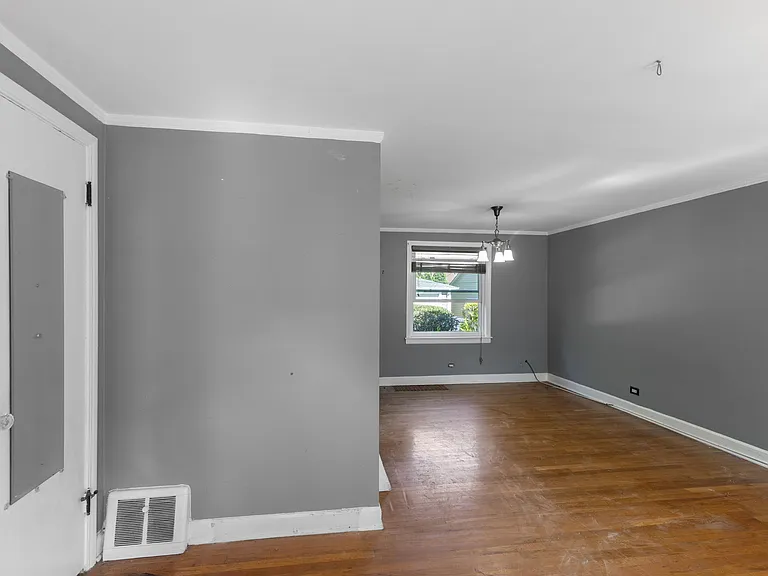 407 Dodge Ave — Photo 3