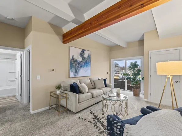 100 Main STREET #105, Pewaukee, WI 53072