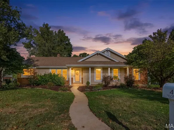 445 Mason Ridge Dr, Saint Charles, MO 63304