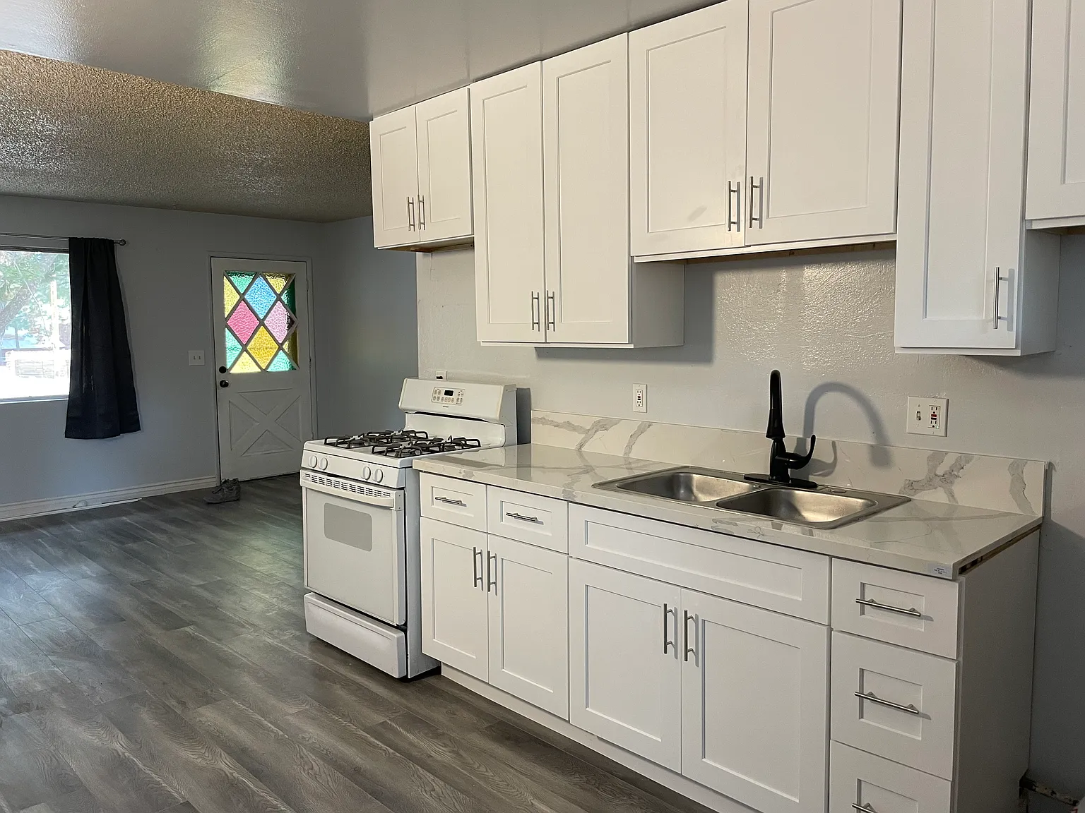 101 W North Shore Dr — Photo 3