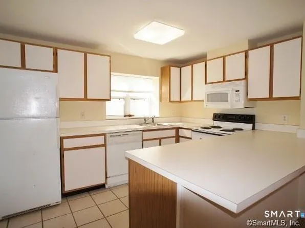 16 Oakwood Ave APT 5, Norwalk, CT 06850