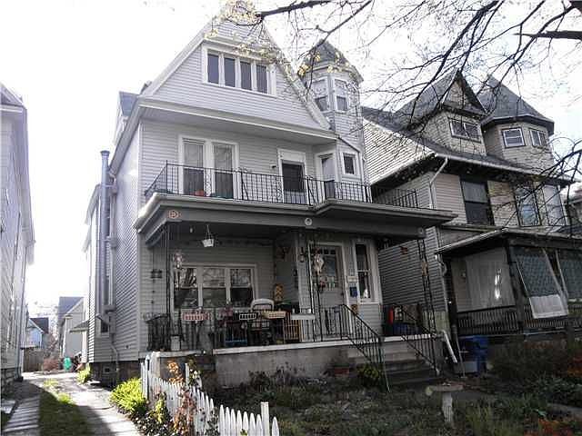 1st image of 190 Hoyt St