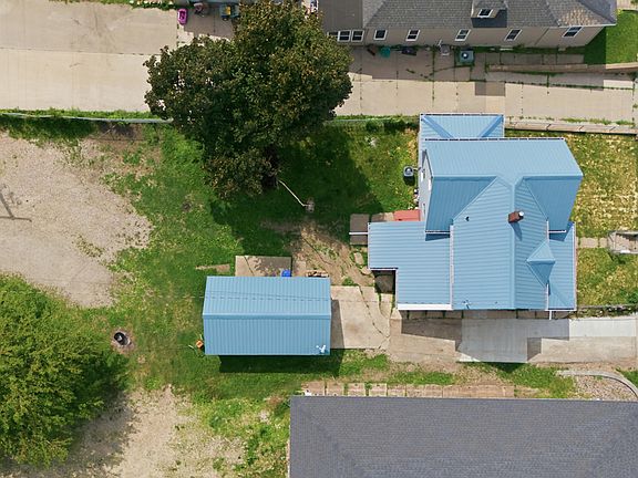 2nd image of 221 E Anson St