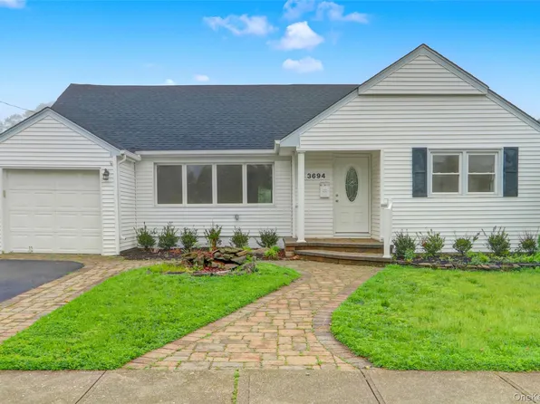 3694 Maxwell Drive, Wantagh, NY 11793