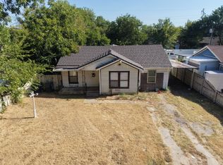 8222 Wes Hodges Rd, Dallas, TX 75217