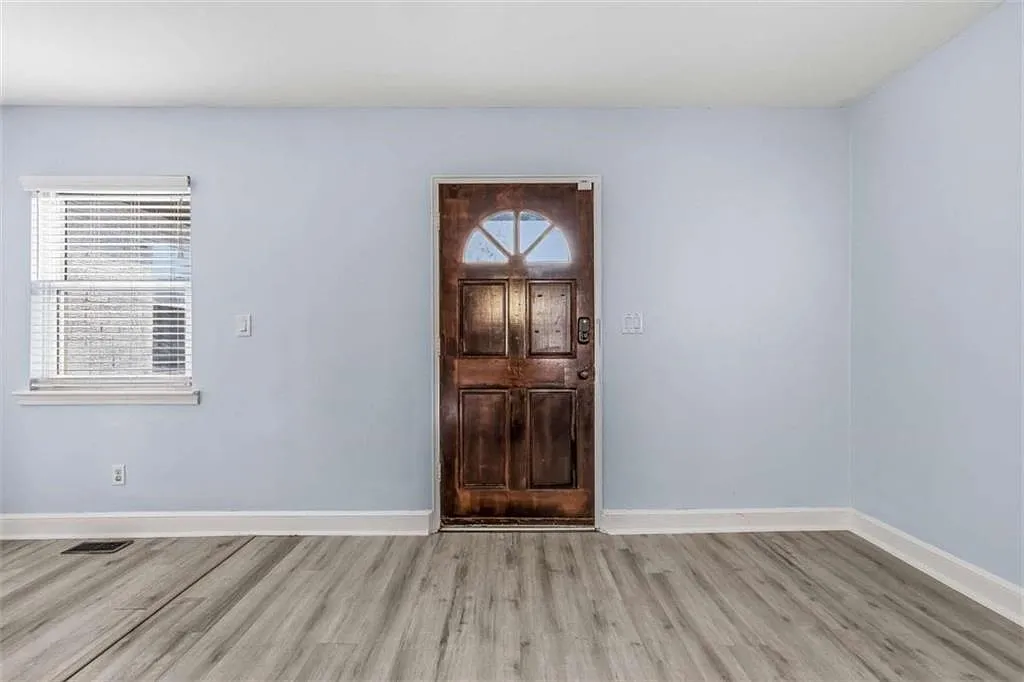1 bed, 1.0 bath, 630 sqft, $1,550 — Photo 2