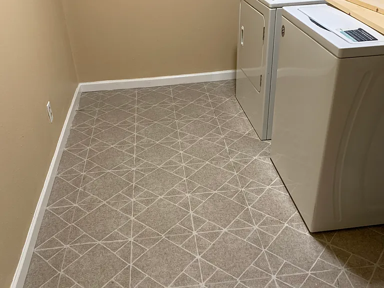 Laundry w/washer and dryer