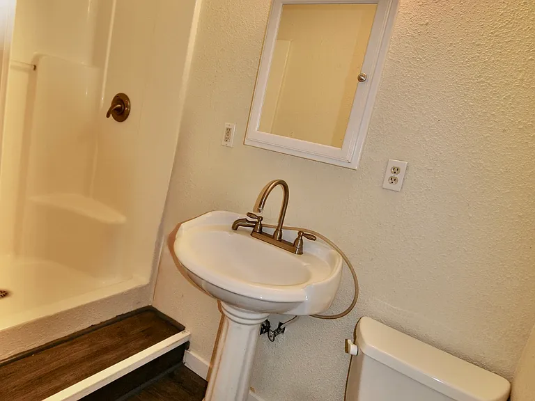 744 NW Claypool St — Photo 11