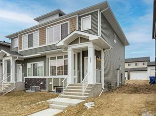 536 N Chelsea Gdns, Chestermere, AB T1X 2V5