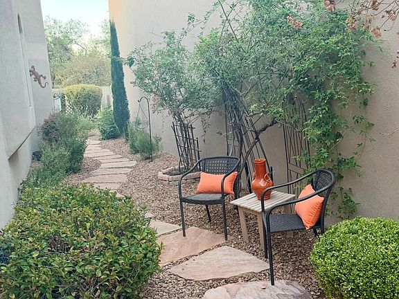 5th image of 8805 Desert Fox Way NE