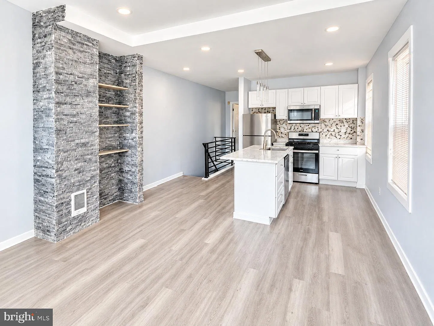 1 bed, 1.0 bath, 700 sqft, $1,450 — Photo 3