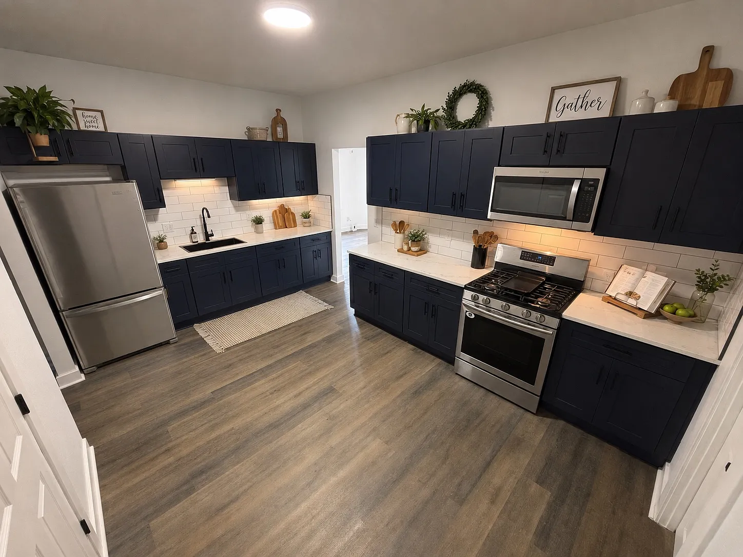 6 bed, 4018 sqft, $4,200 — Photo 3