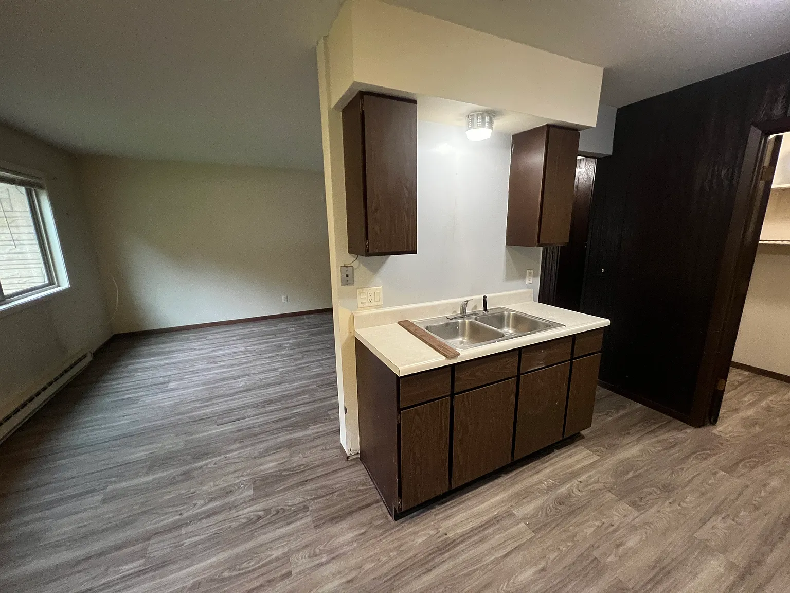 2 bed, 100 sqft, $825 — Photo 3