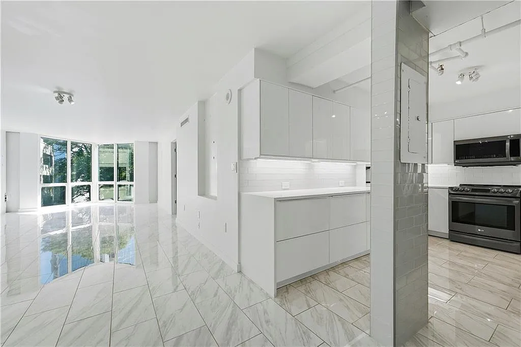 2 bed, 2.0 bath, 1228 sqft, $2,200 — Photo 1
