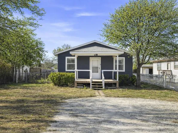 213 W Davis St, Kerrville, TX 78028