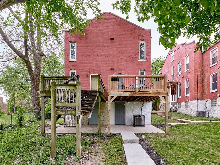 1421 N Park Pl — Photo 83