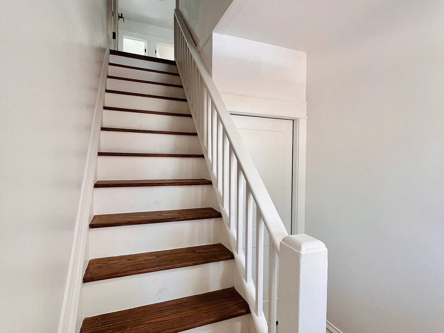2 bed, 700 sqft, $2,995 — Photo 2