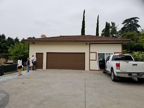 This Unit is for Rent in the back, following pictures shows what it includes