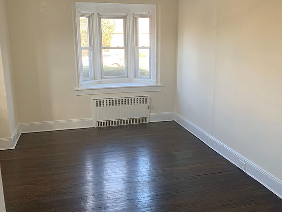 5th image of 10 Latimer Ct