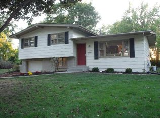 911 Sharon Dr, Dekalb, IL 60115