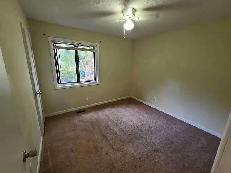 612 Platinum St — Photo 30