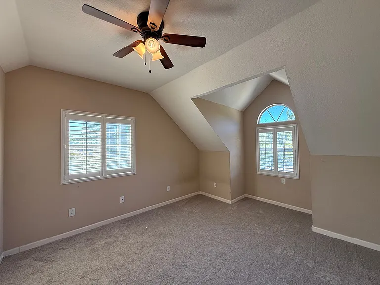 16327 Bassett Ct — Photo 13