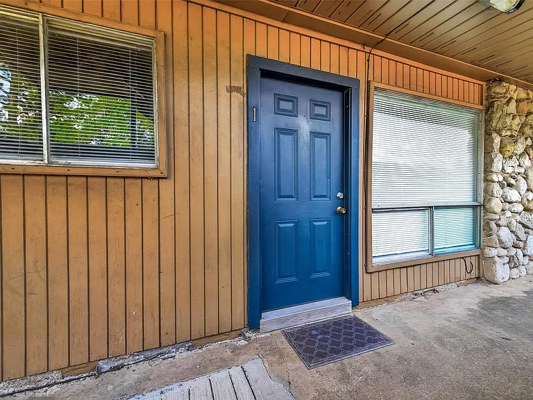 1529 Wirt Rd #1 — Photo 15