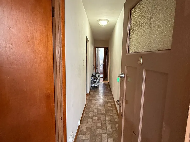 2824 Clermont Ave — Photo 2